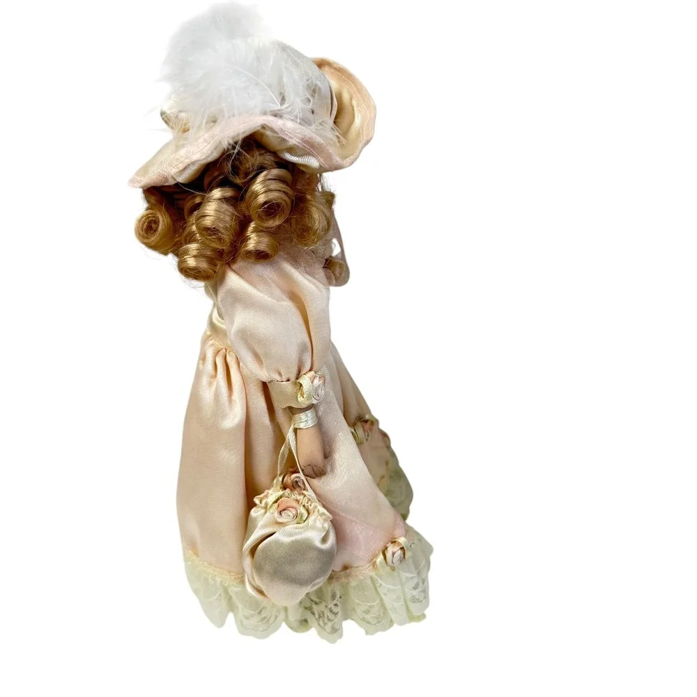 Victorian Porcelain Doll Girls OS Peach Victorian Lace Rose Floral Hat Stand